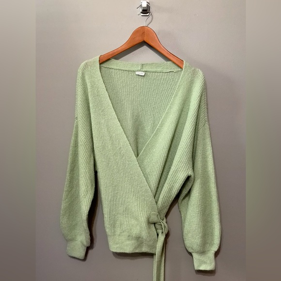 LASCANA Gorgeous Ribbed Mint Green Long Sleeve Wrap Sweater LIKE NEW! - Picture 1 of 12